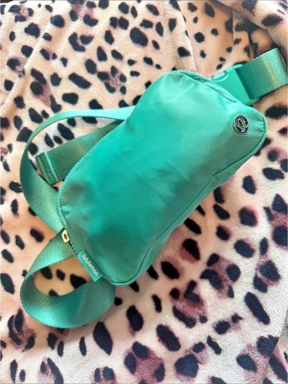 Lululemon Everywhere Belt Bag Green Crossbody Bag